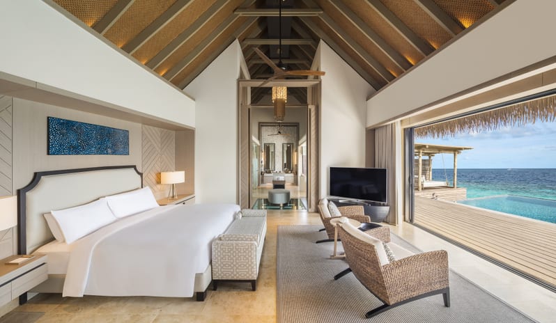 4. King Overwater Villa_Bedroom